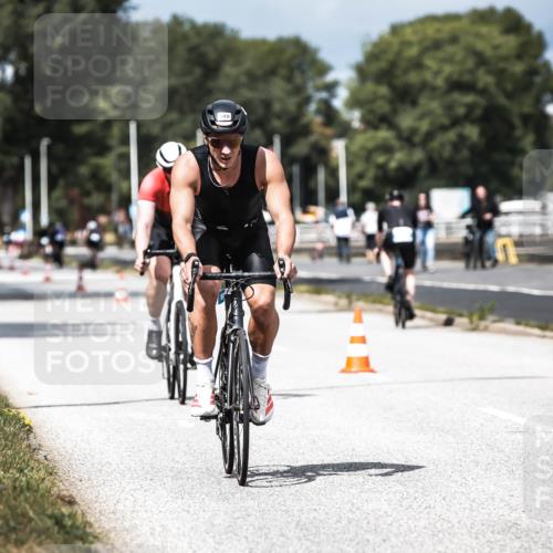16.08.2026 - KN Förde Triathlon 2026 H.Heesch http://msf.ph/oto/9982131 16.08.2026 12:53:24 Radfahren 517, 556, 569, 588, 719 meine-sportfotos.de