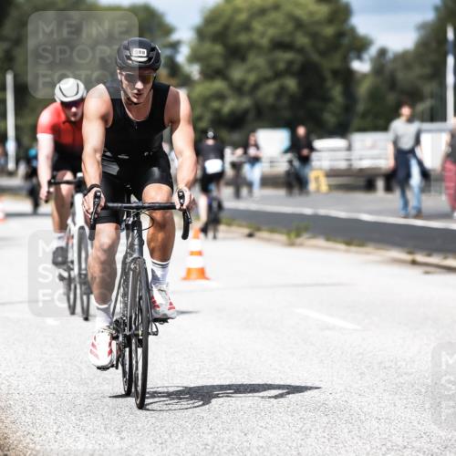 16.08.2026 - KN Förde Triathlon 2026 H.Heesch http://msf.ph/oto/9982137 16.08.2026 12:53:24 Radfahren 517, 556, 569, 588, 719 meine-sportfotos.de