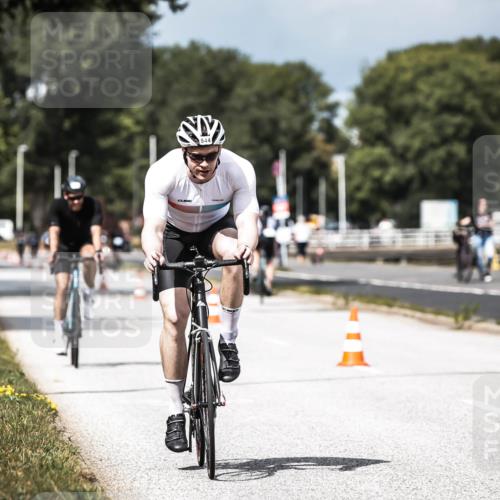 16.08.2026 - KN Förde Triathlon 2026 H.Heesch http://msf.ph/oto/9982161 16.08.2026 12:53:33 Radfahren 544, 575 meine-sportfotos.de