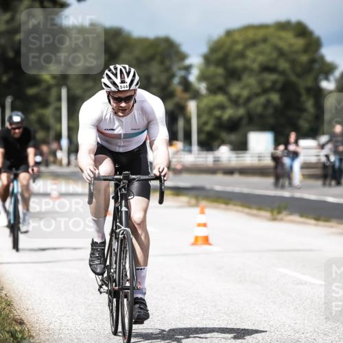 16.08.2026 - KN Förde Triathlon 2026 H.Heesch http://msf.ph/oto/9982166 16.08.2026 12:53:34 Radfahren 544, 575 meine-sportfotos.de
