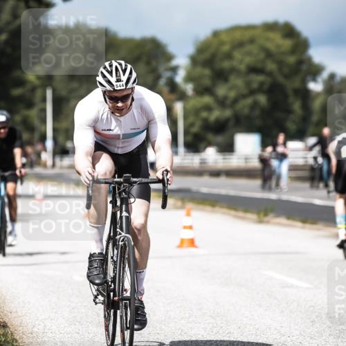 16.08.2026 - KN Förde Triathlon 2026 H.Heesch http://msf.ph/oto/9982168 16.08.2026 12:53:34 Radfahren 544, 575 meine-sportfotos.de