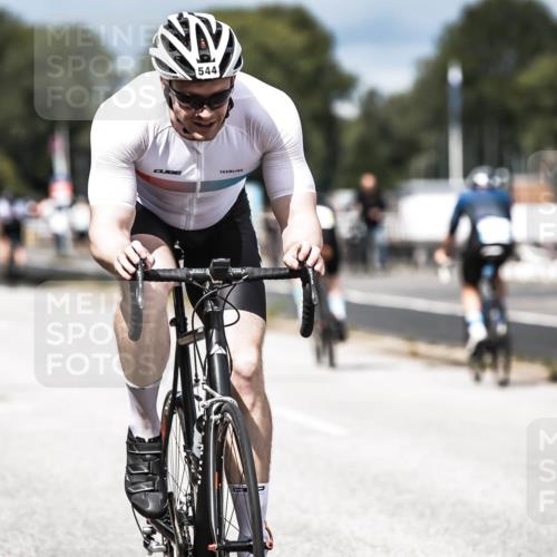 16.08.2026 - KN Förde Triathlon 2026 H.Heesch http://msf.ph/oto/9982178 16.08.2026 12:53:34 Radfahren 544, 575 meine-sportfotos.de