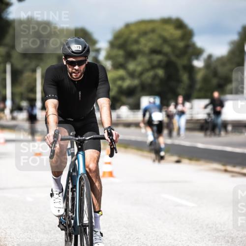 16.08.2026 - KN Förde Triathlon 2026 H.Heesch http://msf.ph/oto/9982185 16.08.2026 12:53:36 Radfahren 544, 575 meine-sportfotos.de