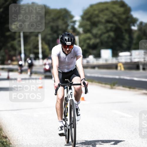 16.08.2026 - KN Förde Triathlon 2026 H.Heesch http://msf.ph/oto/9982204 16.08.2026 12:54:01 Radfahren 512, 549, 557, 571 meine-sportfotos.de
