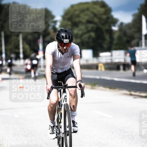 16.08.2026 - KN Förde Triathlon 2026 H.Heesch http://msf.ph/oto/9982208 16.08.2026 12:54:01 Radfahren 512, 549, 557, 571 meine-sportfotos.de