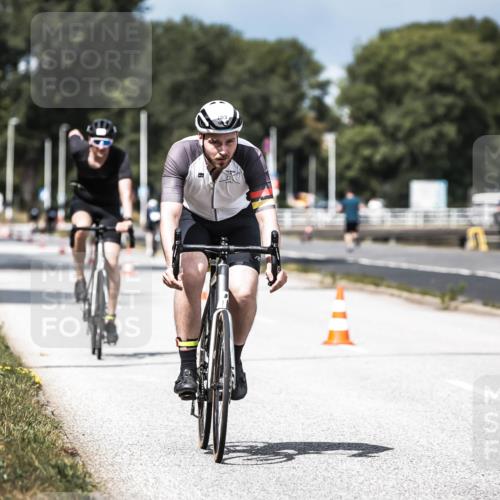 16.08.2026 - KN Förde Triathlon 2026 H.Heesch http://msf.ph/oto/9982274 16.08.2026 12:54:15 Radfahren 550, 703 meine-sportfotos.de
