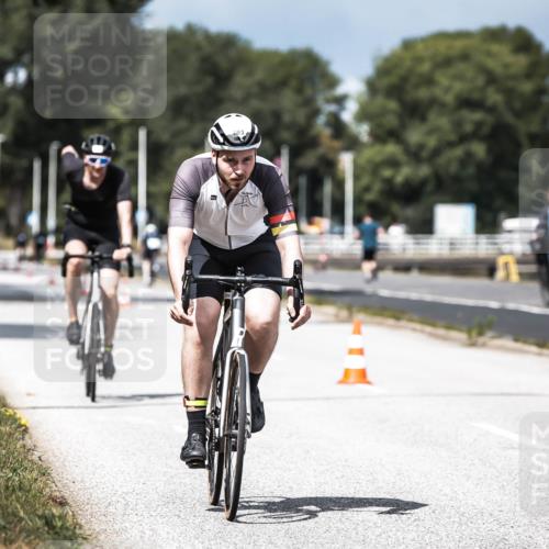 16.08.2026 - KN Förde Triathlon 2026 H.Heesch http://msf.ph/oto/9982275 16.08.2026 12:54:15 Radfahren 550, 703 meine-sportfotos.de