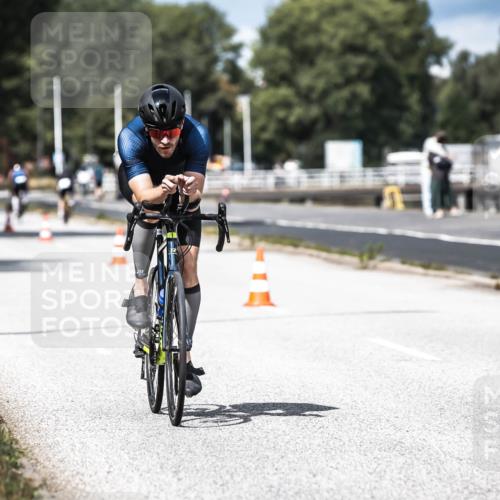 16.08.2026 - KN Förde Triathlon 2026 H.Heesch http://msf.ph/oto/9982335 16.08.2026 12:54:43 Radfahren 503, 708 meine-sportfotos.de