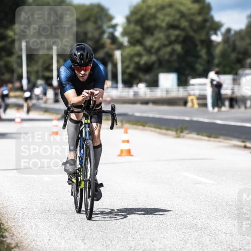 16.08.2026 - KN Förde Triathlon 2026 H.Heesch http://msf.ph/oto/9982336 16.08.2026 12:54:43 Radfahren 503, 708 meine-sportfotos.de