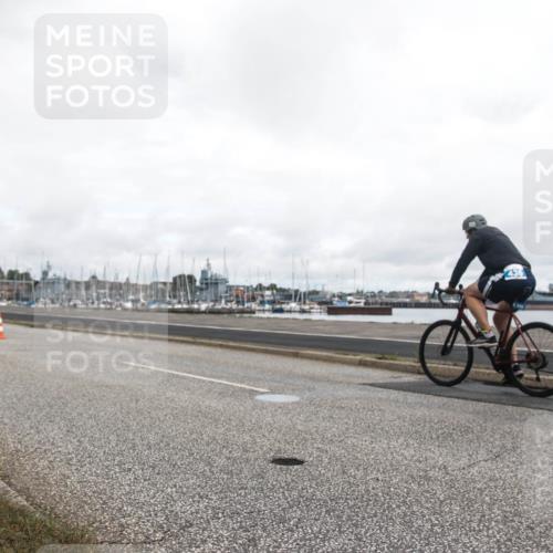 16.08.2026 - KN Förde Triathlon 2026 H.Heesch http://msf.ph/oto/9982403 16.08.2026 11:33:58 Radfahren 328, 357 meine-sportfotos.de