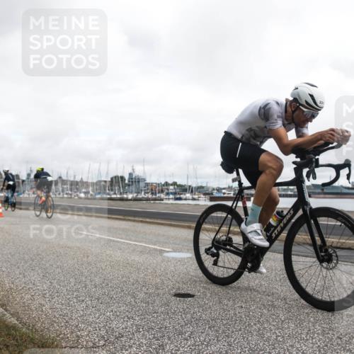 16.08.2026 - KN Förde Triathlon 2026 H.Heesch http://msf.ph/oto/9982409 16.08.2026 11:34:19 Radfahren 395, 422, 424 meine-sportfotos.de
