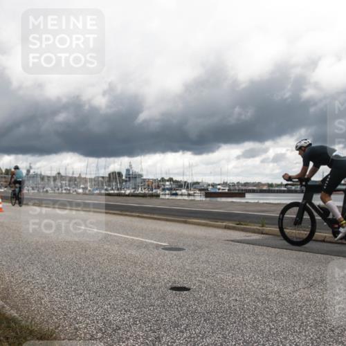 16.08.2026 - KN Förde Triathlon 2026 H.Heesch http://msf.ph/oto/9982677 16.08.2026 12:48:50 Radfahren 524, 547 meine-sportfotos.de