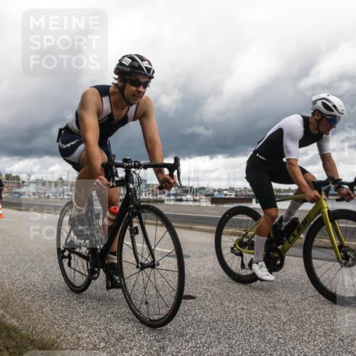 16.08.2026 - KN Förde Triathlon 2026 H.Heesch http://msf.ph/oto/9982686 16.08.2026 12:50:01 Radfahren 362, 507, 510, 519, 521, 527 meine-sportfotos.de