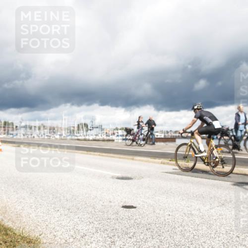 16.08.2026 - KN Förde Triathlon 2026 H.Heesch http://msf.ph/oto/9982829 16.08.2026 12:54:31 Radfahren 518, 591, 702, 707 meine-sportfotos.de