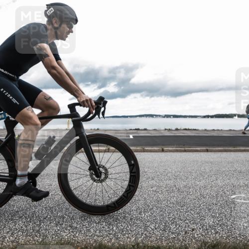 16.08.2026 - KN Förde Triathlon 2026 H.Heesch http://msf.ph/oto/9983405 16.08.2026 13:07:32 Radfahren 196, 513, 592, 718 meine-sportfotos.de