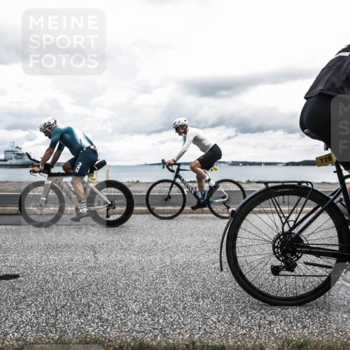 16.08.2026 - KN Förde Triathlon 2026 H.Heesch http://msf.ph/oto/9983536 16.08.2026 13:12:08 Radfahren 555, 578, 589, 705, 726, 729, 739, 746 meine-sportfotos.de