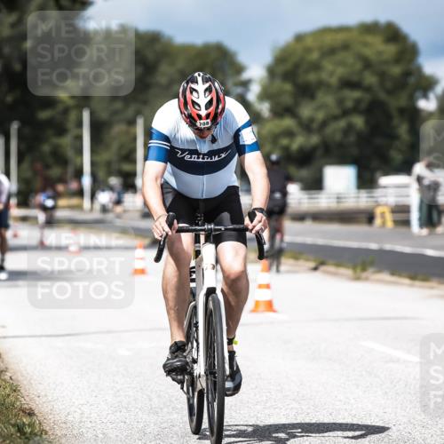 16.08.2026 - KN Förde Triathlon 2026 H.Heesch http://msf.ph/oto/9983539 16.08.2026 12:54:47 Radfahren 532, 566, 708 meine-sportfotos.de