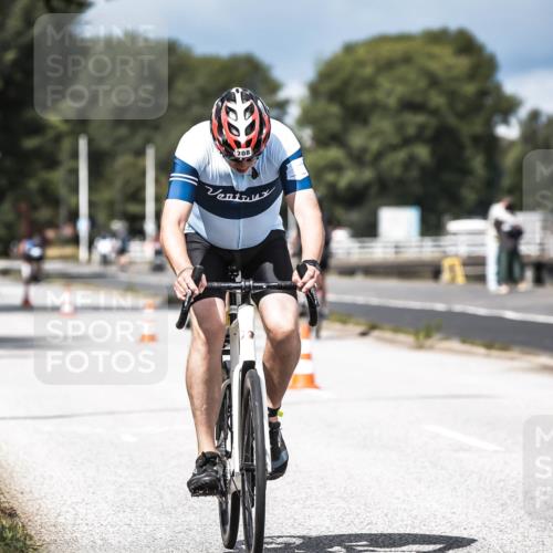 16.08.2026 - KN Förde Triathlon 2026 H.Heesch http://msf.ph/oto/9983540 16.08.2026 12:54:47 Radfahren 532, 566, 708 meine-sportfotos.de