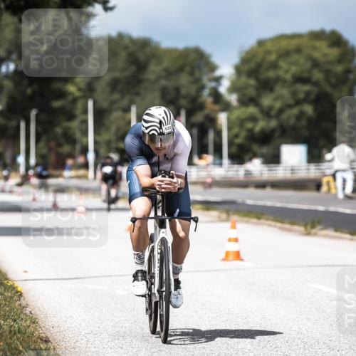 16.08.2026 - KN Förde Triathlon 2026 H.Heesch http://msf.ph/oto/9983554 16.08.2026 12:54:50 Radfahren 532, 566, 708 meine-sportfotos.de