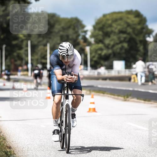 16.08.2026 - KN Förde Triathlon 2026 H.Heesch http://msf.ph/oto/9983556 16.08.2026 12:54:50 Radfahren 532, 566, 708 meine-sportfotos.de