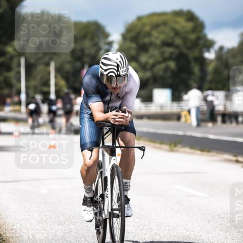 16.08.2026 - KN Förde Triathlon 2026 H.Heesch http://msf.ph/oto/9983561 16.08.2026 12:54:50 Radfahren 532, 566, 708 meine-sportfotos.de