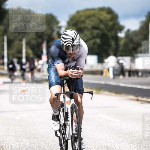 16.08.2026 - KN Förde Triathlon 2026 H.Heesch http://msf.ph/oto/9983563 16.08.2026 12:54:50 Radfahren 532, 566, 708 meine-sportfotos.de