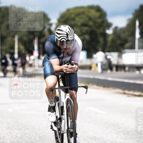 16.08.2026 - KN Förde Triathlon 2026 H.Heesch http://msf.ph/oto/9983564 16.08.2026 12:54:50 Radfahren 532, 566, 708 meine-sportfotos.de
