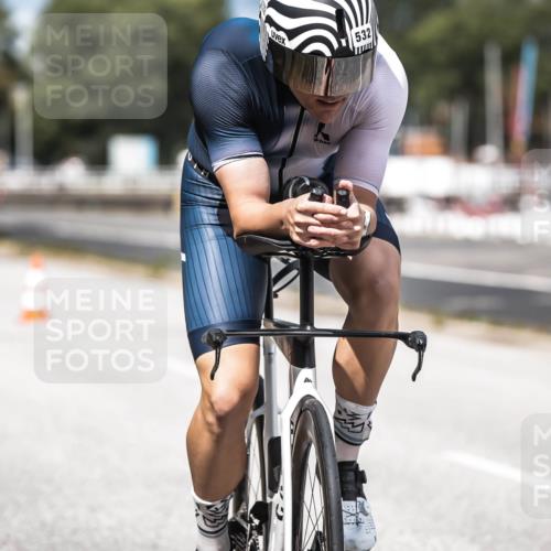 16.08.2026 - KN Förde Triathlon 2026 H.Heesch http://msf.ph/oto/9983573 16.08.2026 12:54:50 Radfahren 532, 566, 708 meine-sportfotos.de