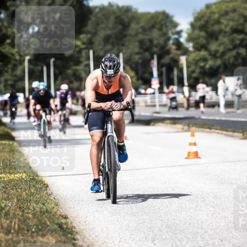 16.08.2026 - KN Förde Triathlon 2026 H.Heesch http://msf.ph/oto/9983670 16.08.2026 12:55:20 Radfahren 502, 514, 572, 587, 711 meine-sportfotos.de