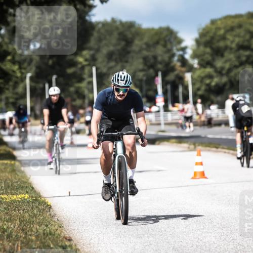 16.08.2026 - KN Förde Triathlon 2026 H.Heesch http://msf.ph/oto/9983688 16.08.2026 12:55:22 Radfahren 502, 514, 546, 572, 587 meine-sportfotos.de