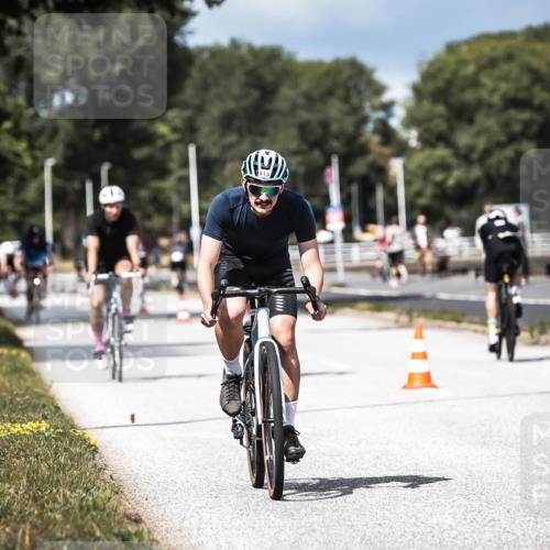 16.08.2026 - KN Förde Triathlon 2026 H.Heesch http://msf.ph/oto/9983690 16.08.2026 12:55:22 Radfahren 502, 514, 546, 572, 587 meine-sportfotos.de