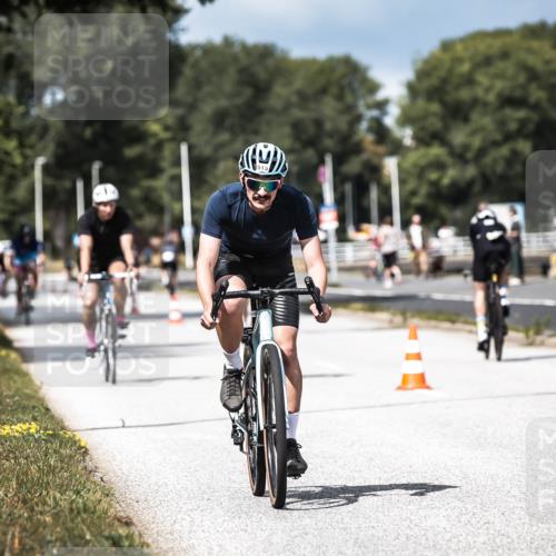 16.08.2026 - KN Förde Triathlon 2026 H.Heesch http://msf.ph/oto/9983691 16.08.2026 12:55:22 Radfahren 502, 514, 546, 572, 587 meine-sportfotos.de