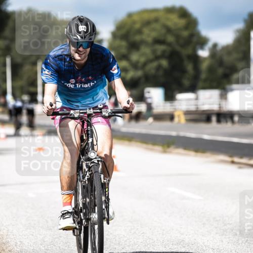 16.08.2026 - KN Förde Triathlon 2026 H.Heesch http://msf.ph/oto/9983757 16.08.2026 12:55:30 Radfahren 526, 580, 719, 720 meine-sportfotos.de