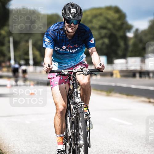 16.08.2026 - KN Förde Triathlon 2026 H.Heesch http://msf.ph/oto/9983760 16.08.2026 12:55:30 Radfahren 526, 580, 719, 720 meine-sportfotos.de