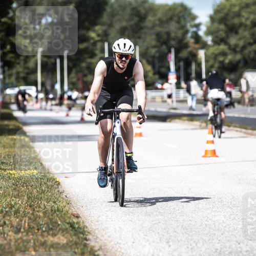 16.08.2026 - KN Förde Triathlon 2026 H.Heesch http://msf.ph/oto/9983764 16.08.2026 12:55:35 Radfahren 526, 535 meine-sportfotos.de
