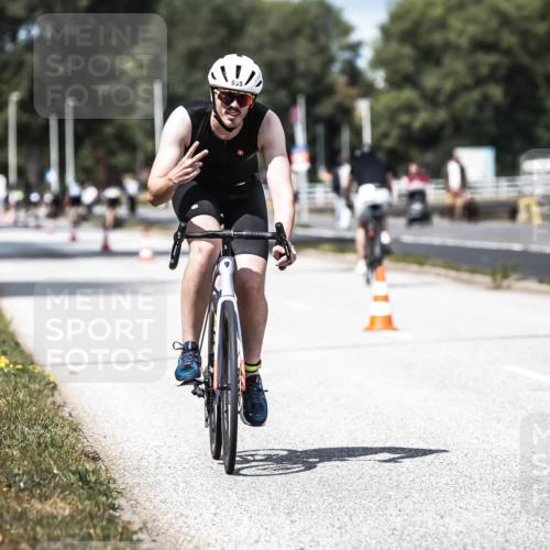 16.08.2026 - KN Förde Triathlon 2026 H.Heesch http://msf.ph/oto/9983770 16.08.2026 12:55:35 Radfahren 526, 535 meine-sportfotos.de