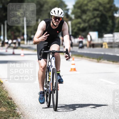 16.08.2026 - KN Förde Triathlon 2026 H.Heesch http://msf.ph/oto/9983775 16.08.2026 12:55:35 Radfahren 526, 535 meine-sportfotos.de