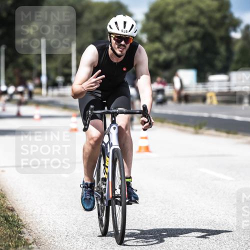 16.08.2026 - KN Förde Triathlon 2026 H.Heesch http://msf.ph/oto/9983777 16.08.2026 12:55:36 Radfahren 526, 535 meine-sportfotos.de