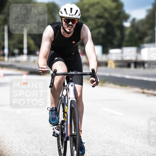 16.08.2026 - KN Förde Triathlon 2026 H.Heesch http://msf.ph/oto/9983781 16.08.2026 12:55:36 Radfahren 526, 535 meine-sportfotos.de