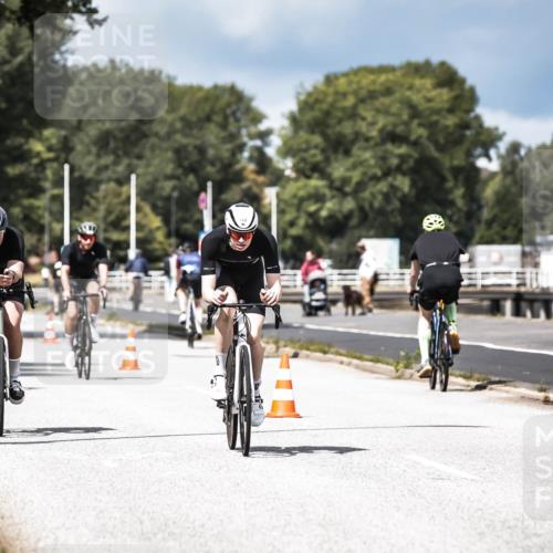 16.08.2026 - KN Förde Triathlon 2026 H.Heesch http://msf.ph/oto/9983850 16.08.2026 12:56:09 Radfahren 512, 567, 573, 585, 714 meine-sportfotos.de