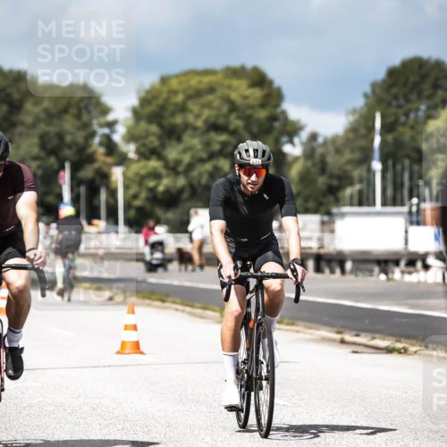 16.08.2026 - KN Förde Triathlon 2026 H.Heesch http://msf.ph/oto/9983873 16.08.2026 12:56:12 Radfahren 512, 567, 573, 585 meine-sportfotos.de