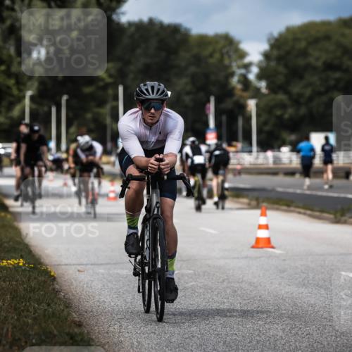 16.08.2026 - KN Förde Triathlon 2026 H.Heesch http://msf.ph/oto/9984079 16.08.2026 12:57:21 Radfahren 196, 501, 507, 514, 566 meine-sportfotos.de