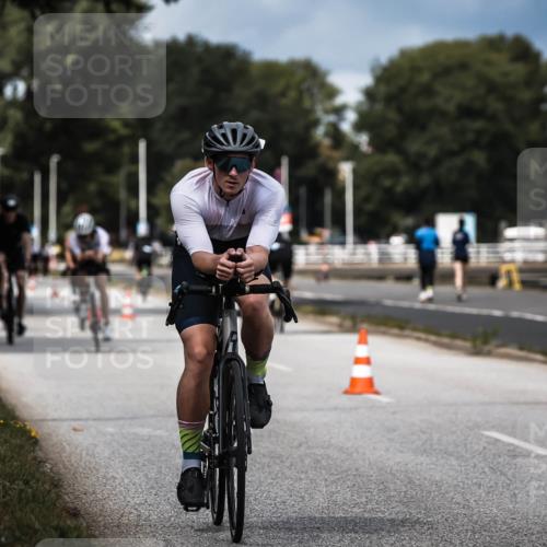 16.08.2026 - KN Förde Triathlon 2026 H.Heesch http://msf.ph/oto/9984084 16.08.2026 12:57:21 Radfahren 196, 501, 507, 514, 566 meine-sportfotos.de