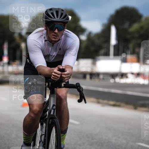 16.08.2026 - KN Förde Triathlon 2026 H.Heesch http://msf.ph/oto/9984101 16.08.2026 12:57:22 Radfahren 196, 501, 507, 514, 520, 565, 566 meine-sportfotos.de