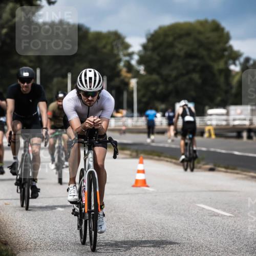 16.08.2026 - KN Förde Triathlon 2026 H.Heesch http://msf.ph/oto/9984110 16.08.2026 12:57:24 Radfahren 196, 501, 507, 514, 520, 565, 566, 591 meine-sportfotos.de