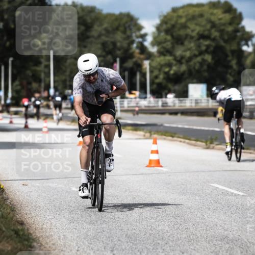 16.08.2026 - KN Förde Triathlon 2026 H.Heesch http://msf.ph/oto/9984225 16.08.2026 12:57:55 Radfahren 510, 525, 542, 589, 602 meine-sportfotos.de