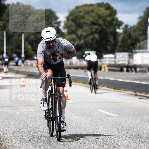 16.08.2026 - KN Förde Triathlon 2026 H.Heesch http://msf.ph/oto/9984232 16.08.2026 12:57:55 Radfahren 510, 525, 542, 589, 602 meine-sportfotos.de