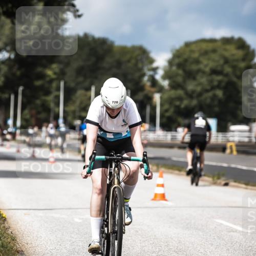 16.08.2026 - KN Förde Triathlon 2026 H.Heesch http://msf.ph/oto/9984315 16.08.2026 12:58:10 Radfahren 509, 720, 724 meine-sportfotos.de