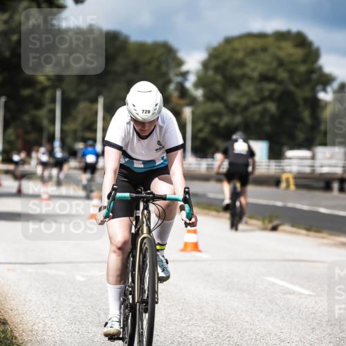 16.08.2026 - KN Förde Triathlon 2026 H.Heesch http://msf.ph/oto/9984317 16.08.2026 12:58:10 Radfahren 509, 720, 724 meine-sportfotos.de