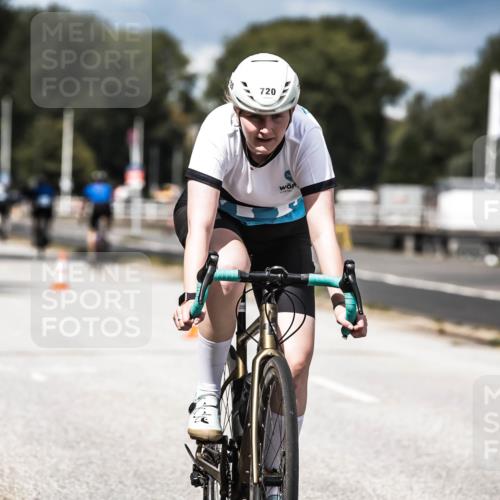 16.08.2026 - KN Förde Triathlon 2026 H.Heesch http://msf.ph/oto/9984326 16.08.2026 12:58:10 Radfahren 509, 720, 724 meine-sportfotos.de